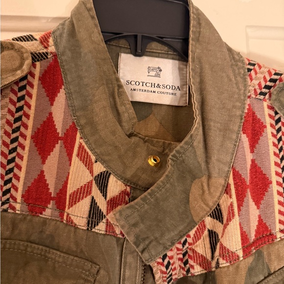 Scotch & Soda Camo Jean Jacket with Red Geometric Accents - Unisex - Picture 4 of 13